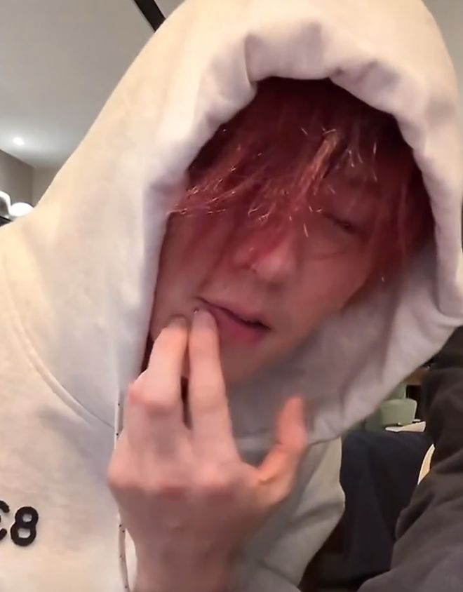 彤声音网友：七年感情也是时候结婚了！尊龙凯时app网站鹿晗直播听到了关晓(图3)