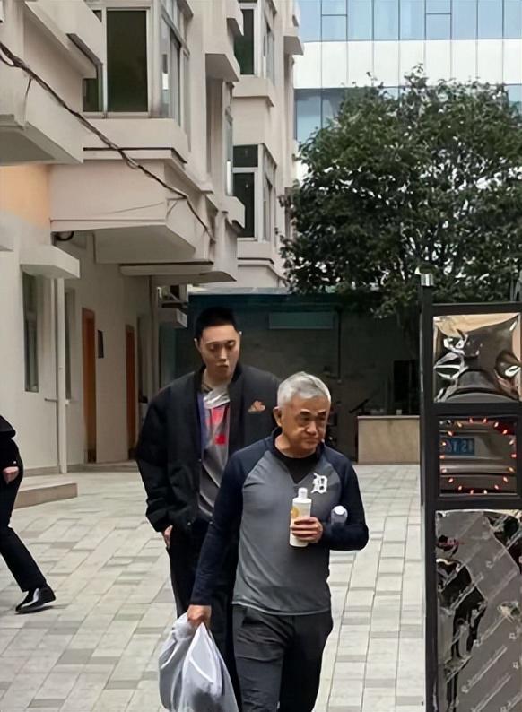 伦缺席全明星！北京新援被看衰3队争科顿z6尊龙·中国网站胡明轩肩伤反复郭艾(图6)