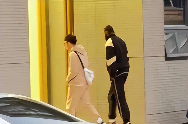 伦缺席全明星！北京新援被看衰3队争科顿z6尊龙·中国网站胡明轩肩伤反复郭艾(图5)