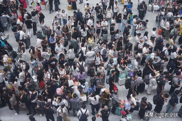 程大军背后藏着中国交通的温度与速度！z6尊龙网站凌晨3点的杭州东站：返(图5)