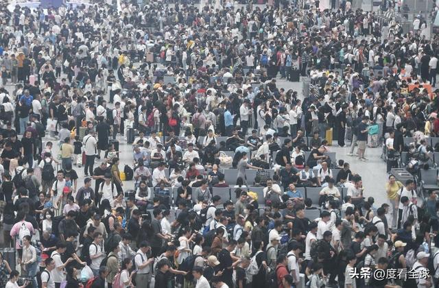 程大军背后藏着中国交通的温度与速度！z6尊龙网站凌晨3点的杭州东站：返(图3)