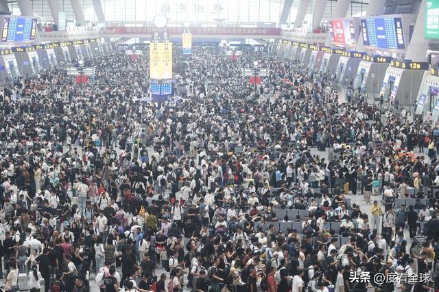 程大军背后藏着中国交通的温度与速度！z6尊龙网站凌晨3点的杭州东站：返(图7)