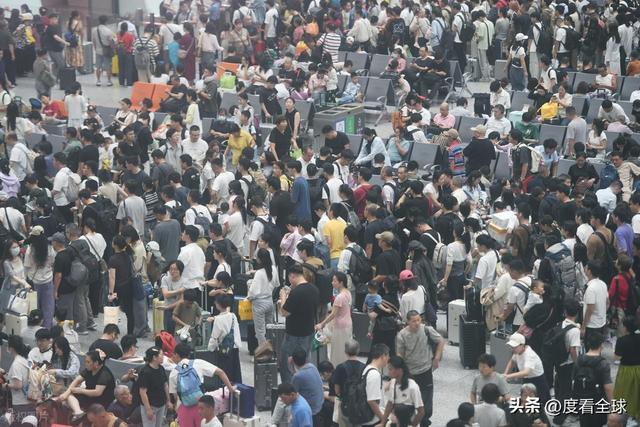 程大军背后藏着中国交通的温度与速度！z6尊龙网站凌晨3点的杭州东站：返(图13)